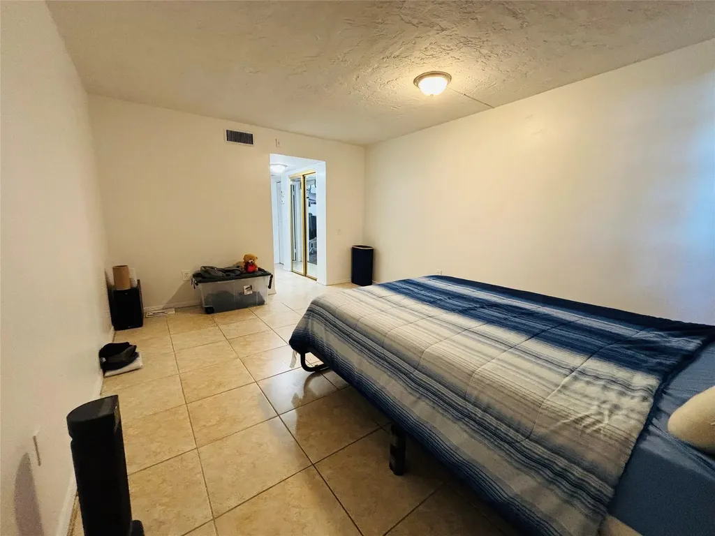 7300 NW 17th Street Plantation FL 33313