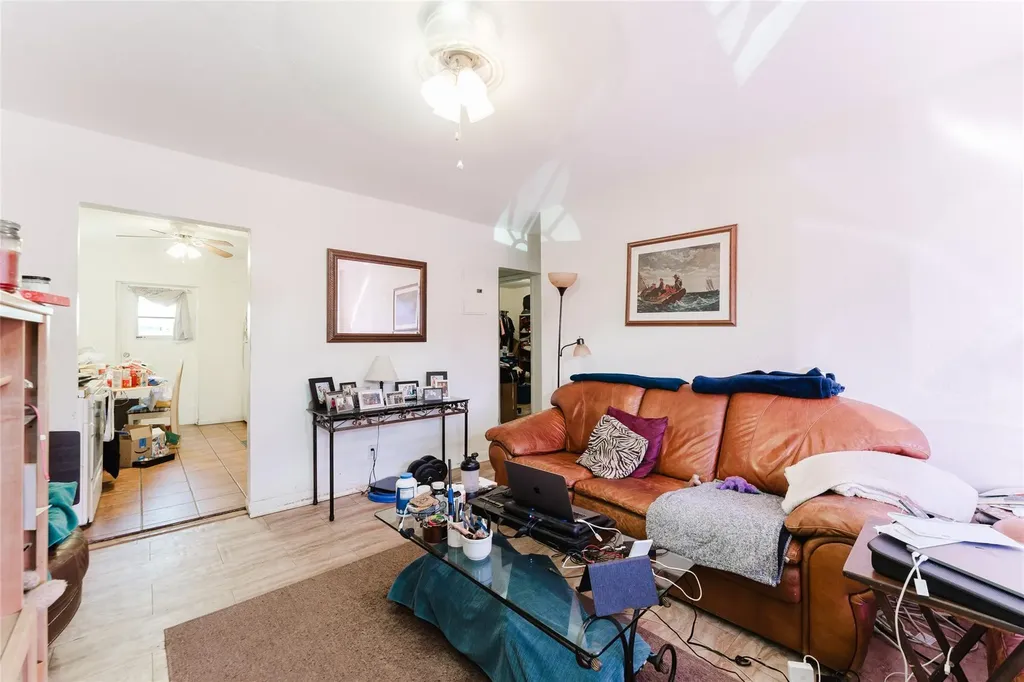 659 NE 32nd Street Oakland Park FL 33334
