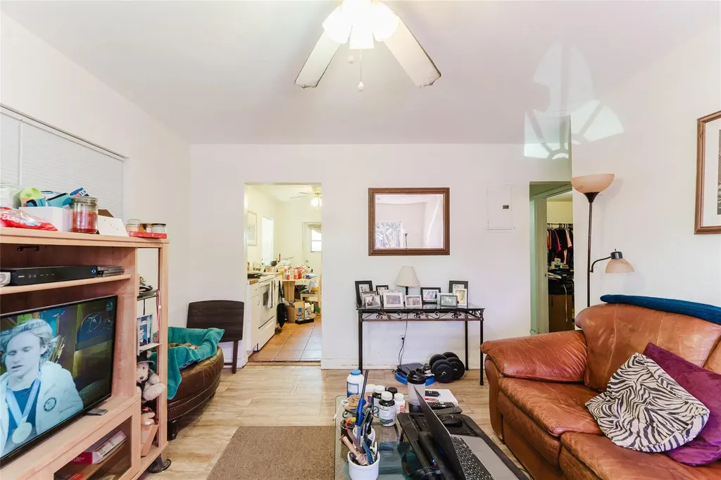 659 NE 32nd Street Oakland Park FL 33334