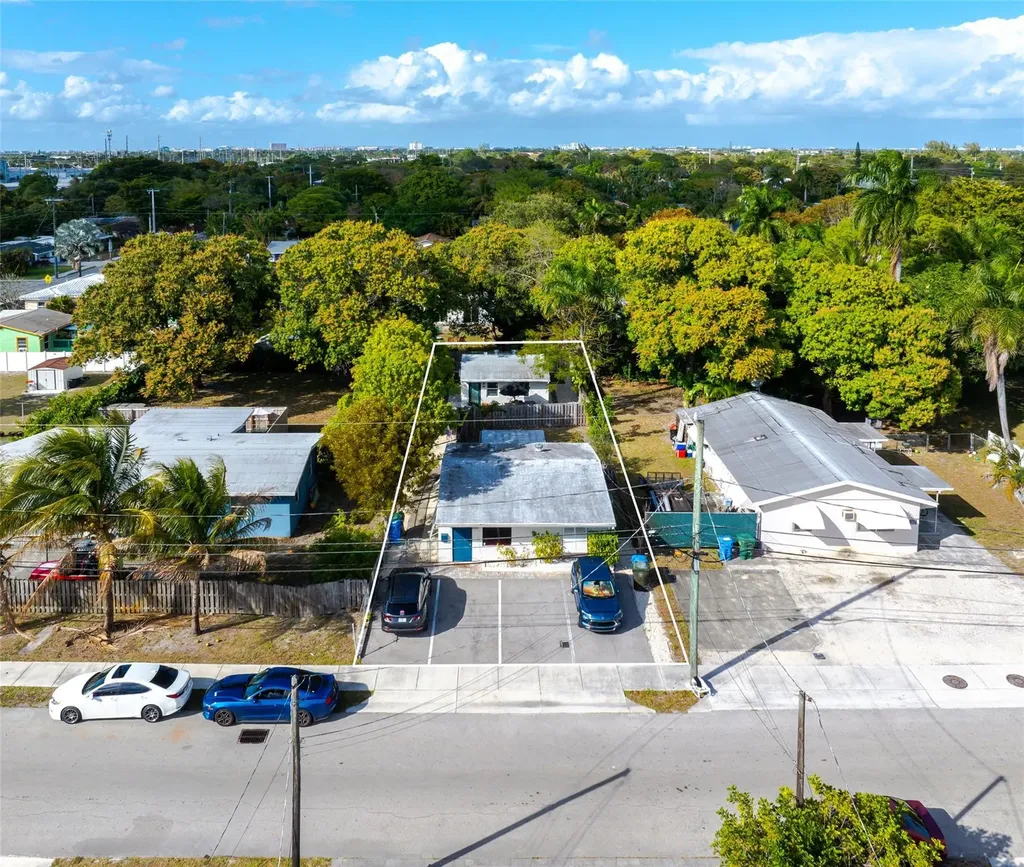 659 NE 32nd Street Oakland Park FL 33334