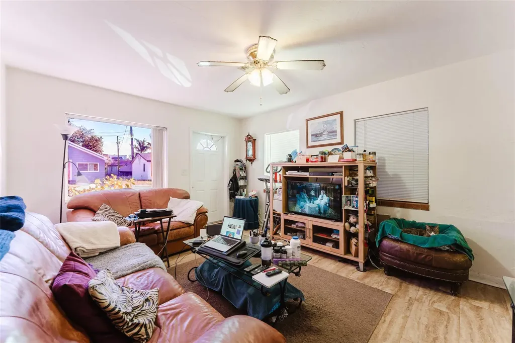 659 NE 32nd Street Oakland Park FL 33334