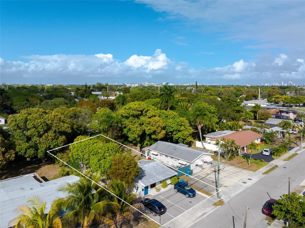 659 NE 32nd Street Oakland Park FL 33334