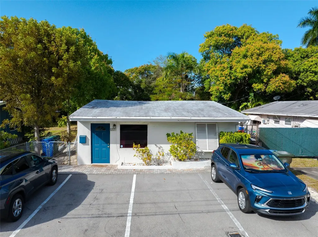 659 NE 32nd Street Oakland Park FL 33334
