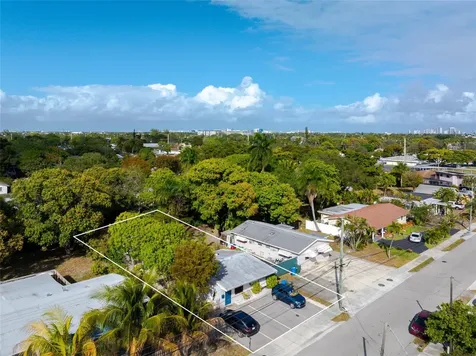 659 NE 32nd Street Oakland Park FL 33334