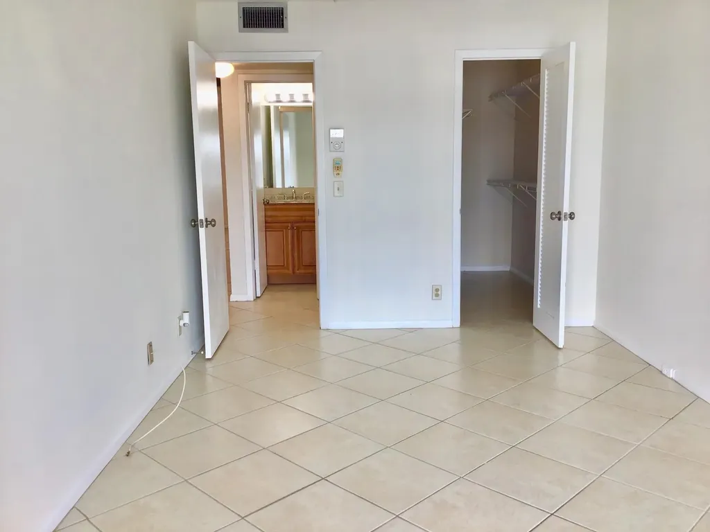 2035 Exeter B Boca Raton FL 33434