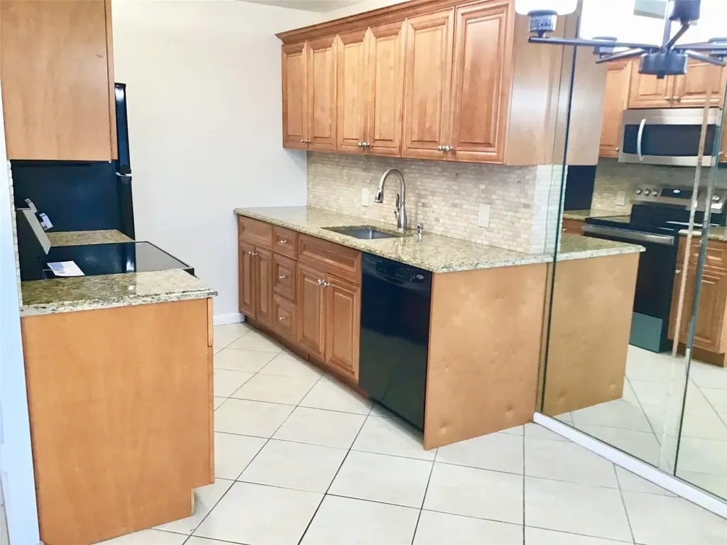 2035 Exeter B Boca Raton FL 33434