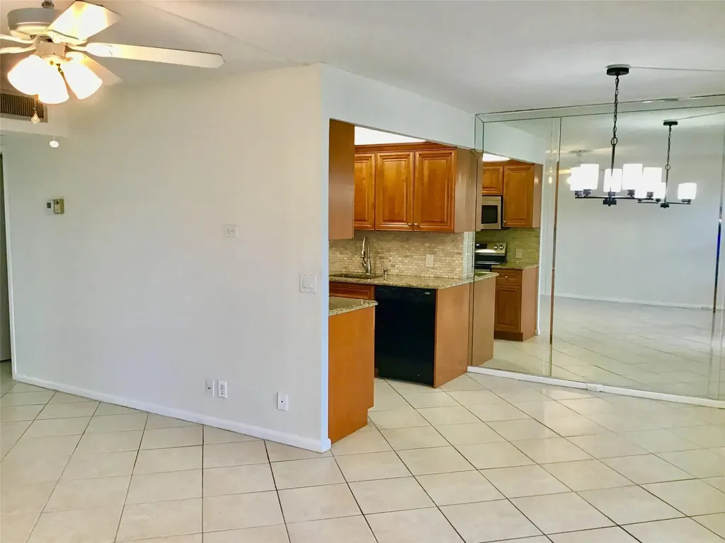 2035 Exeter B Boca Raton FL 33434