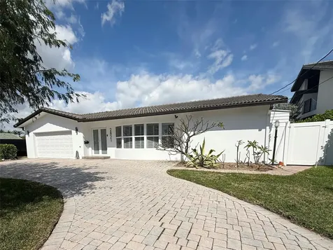 2821 NE 9th Court Pompano Beach FL 33062