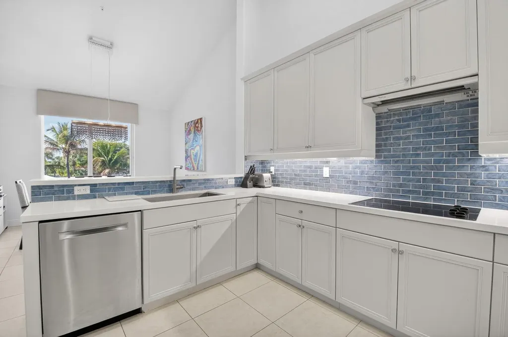 23 Royal Palm Way Boca Raton FL 33432
