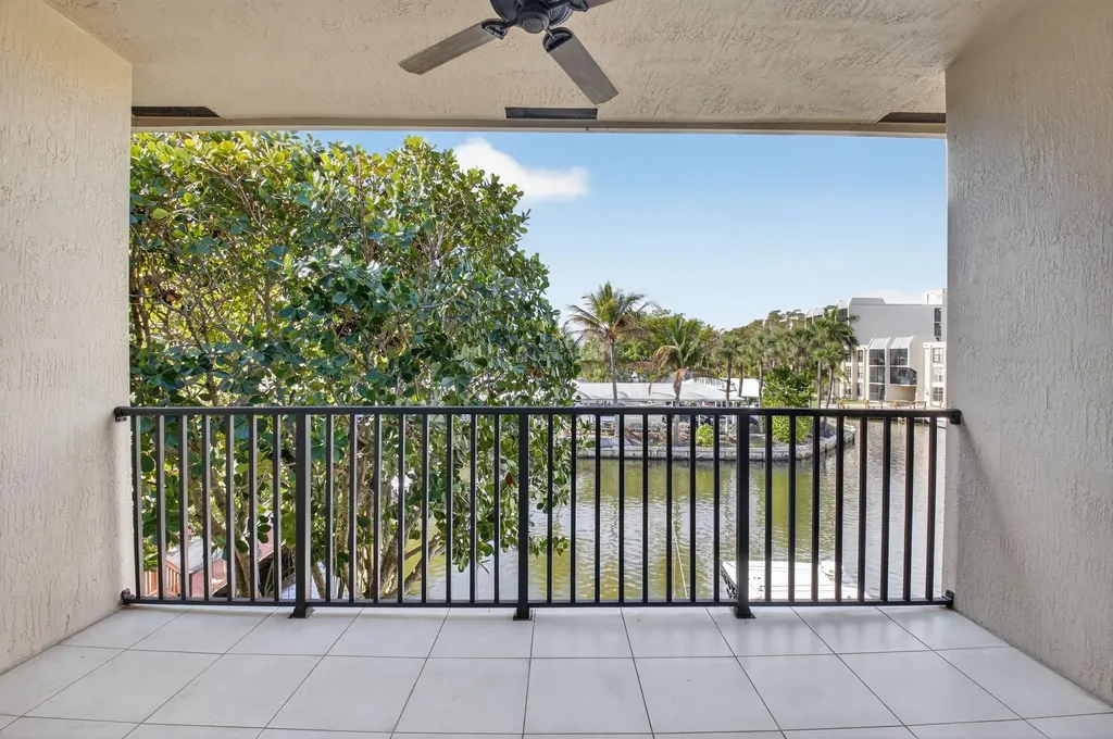 23 Royal Palm Way Boca Raton FL 33432