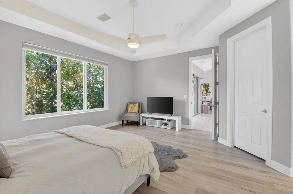 23 Royal Palm Way Boca Raton FL 33432