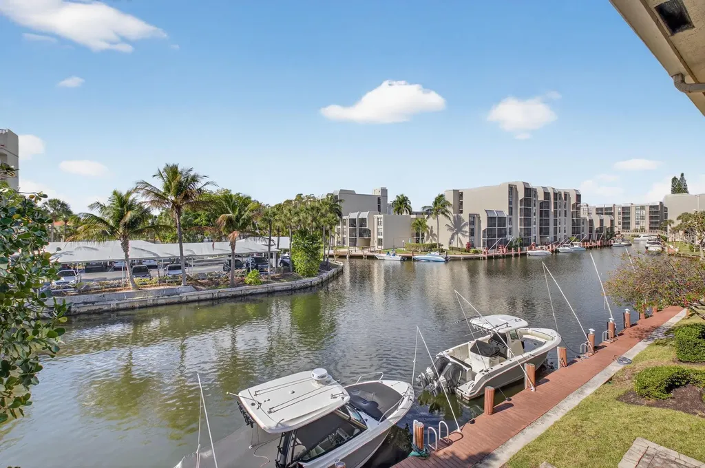23 Royal Palm Way Boca Raton FL 33432
