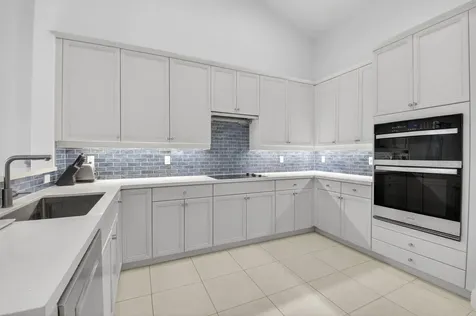 23 Royal Palm Way Boca Raton FL 33432