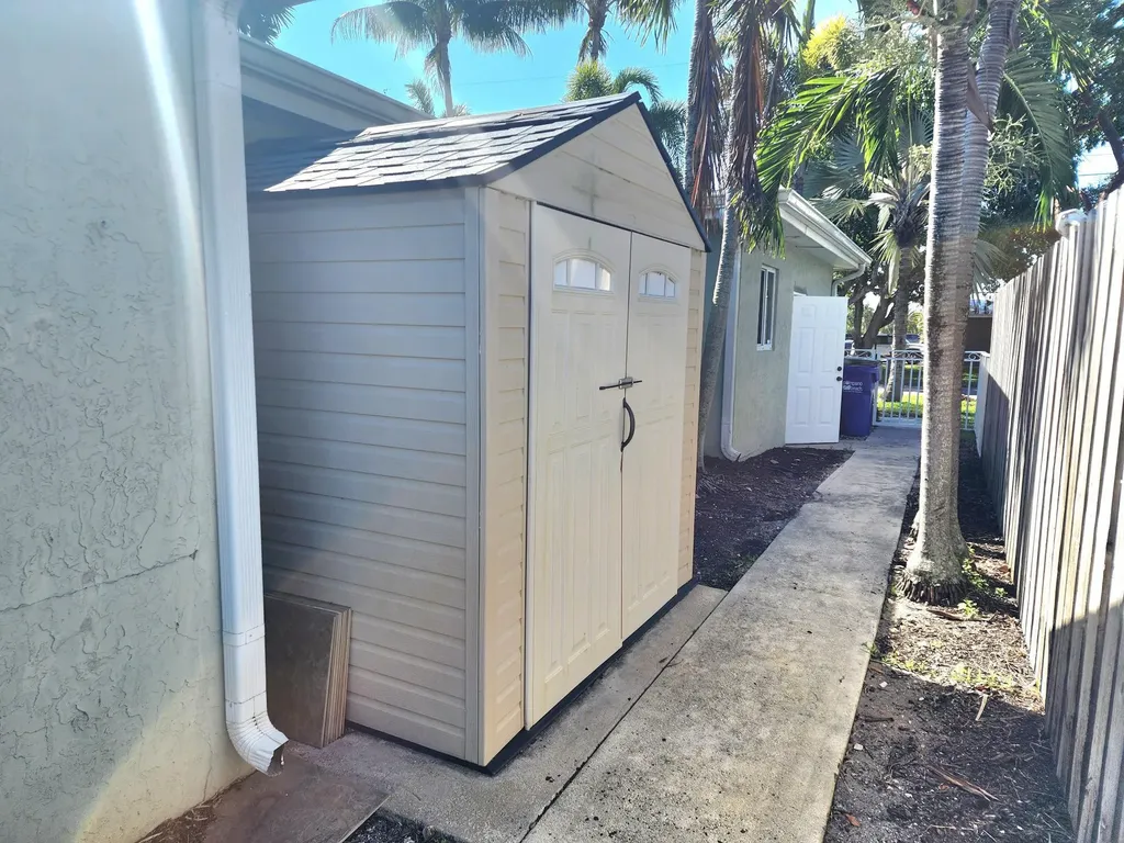 191 SE 9th Court Pompano Beach FL 33060