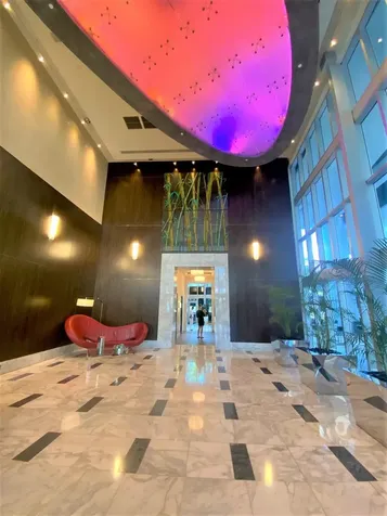 185 SW 7th Street Miami FL 33130