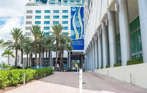 185 SW 7th Street Miami FL 33130