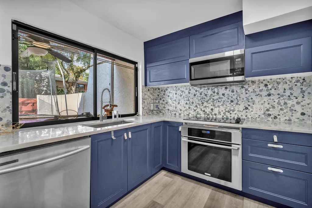 3904 Parkside Lane Hollywood FL 33021