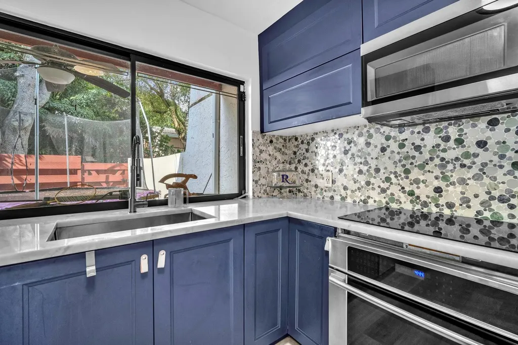 3904 Parkside Lane Hollywood FL 33021