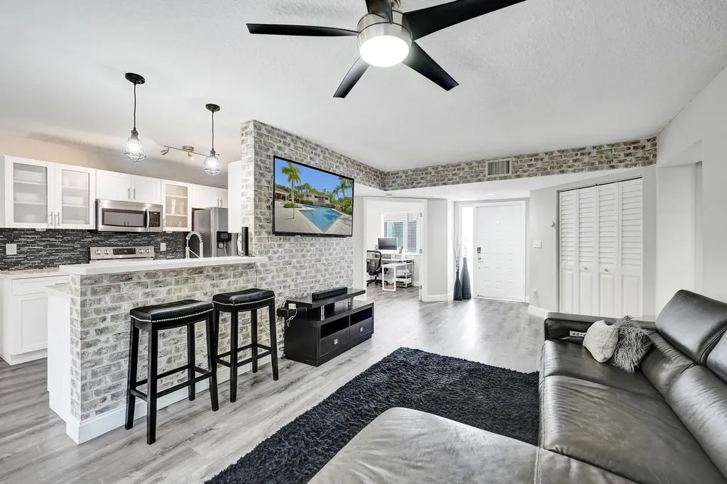 9280 NW 9th Court Plantation FL 33324