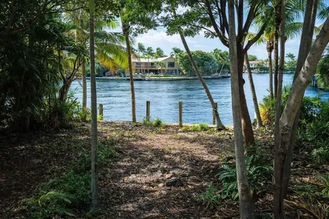 2405 Middle River Drive Fort Lauderdale FL 33305