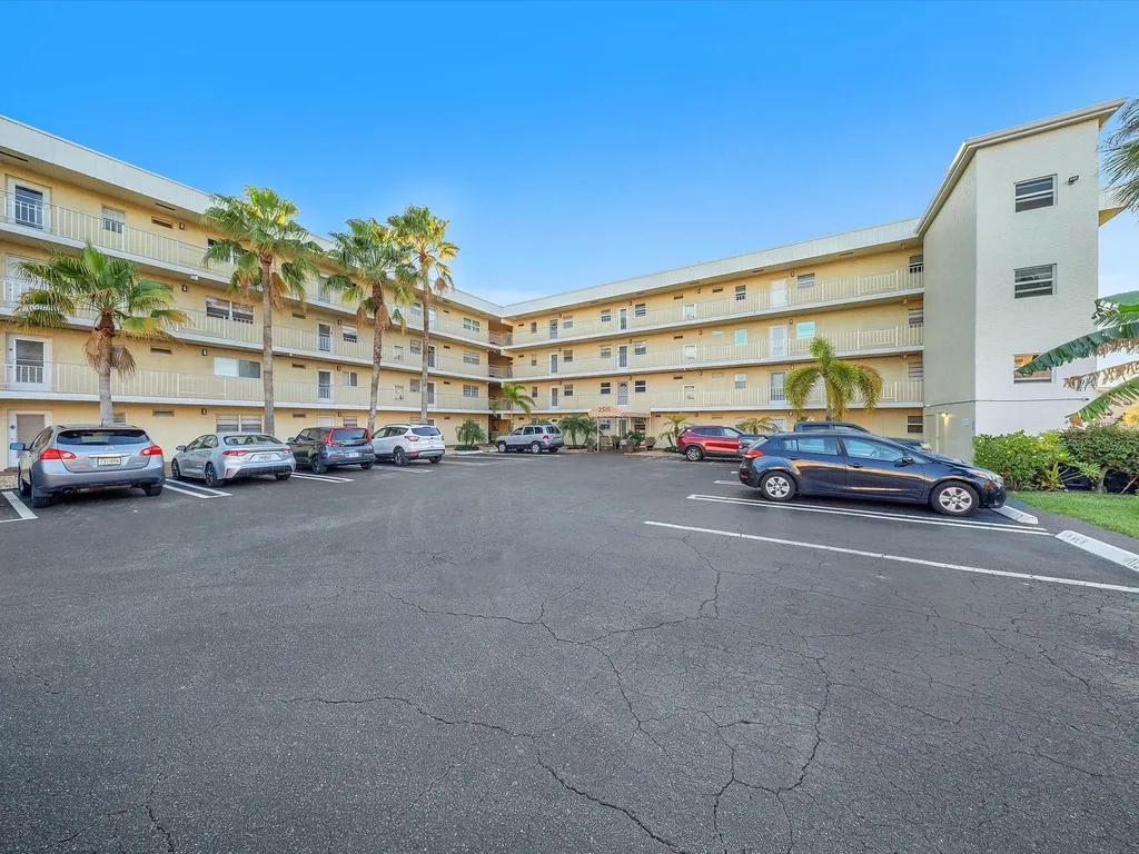 2515 NE 1st Court Boynton Beach FL 33435