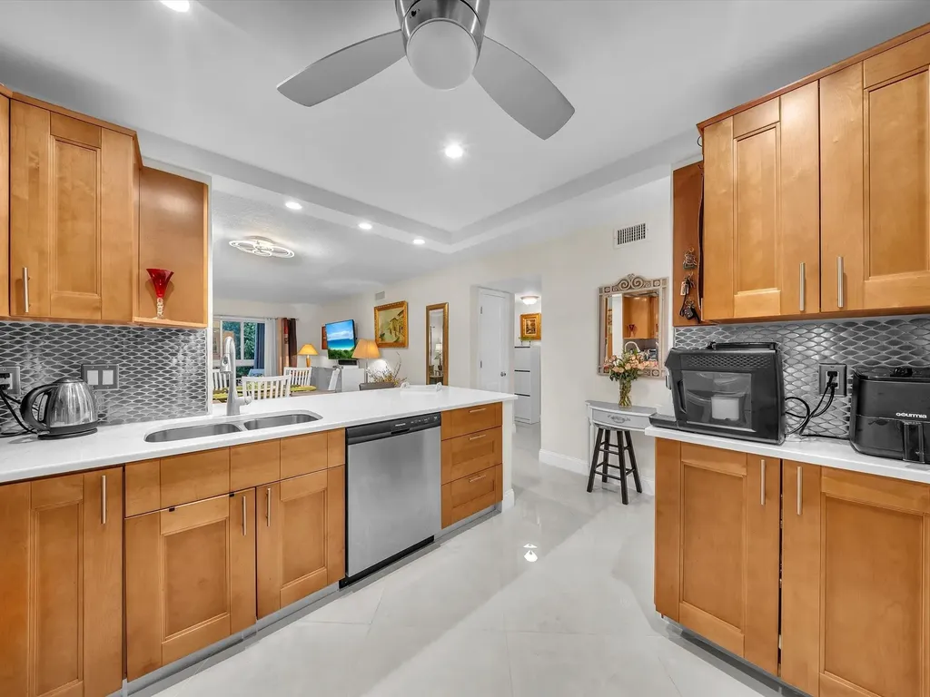 2515 NE 1st Court Boynton Beach FL 33435