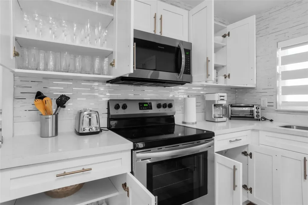 5311 Pierce Street Hollywood FL 33021