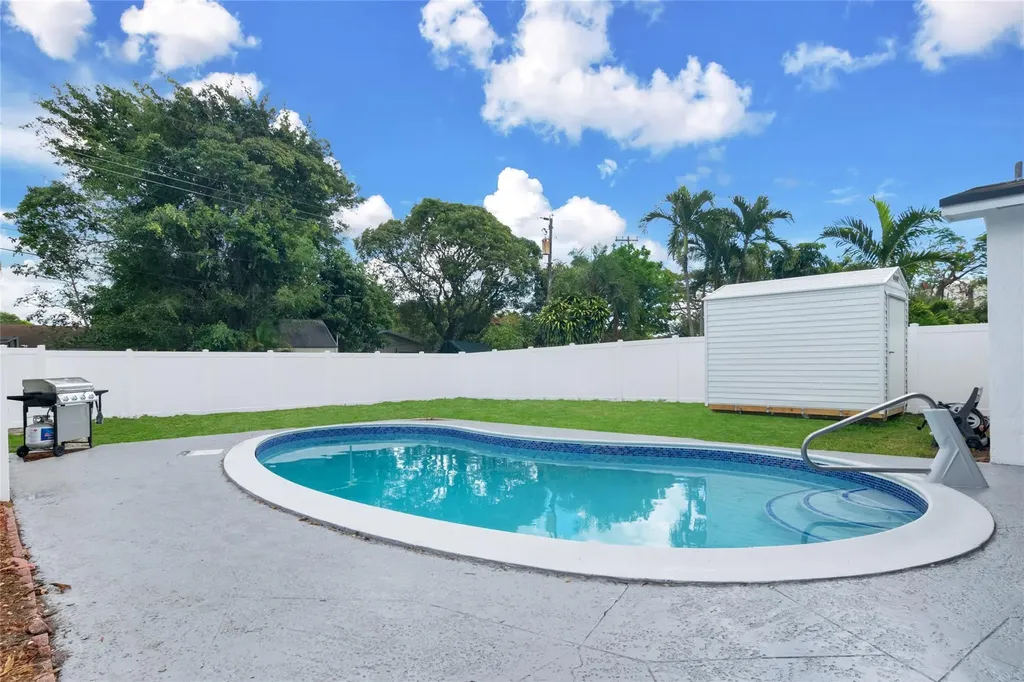 5311 Pierce Street Hollywood FL 33021