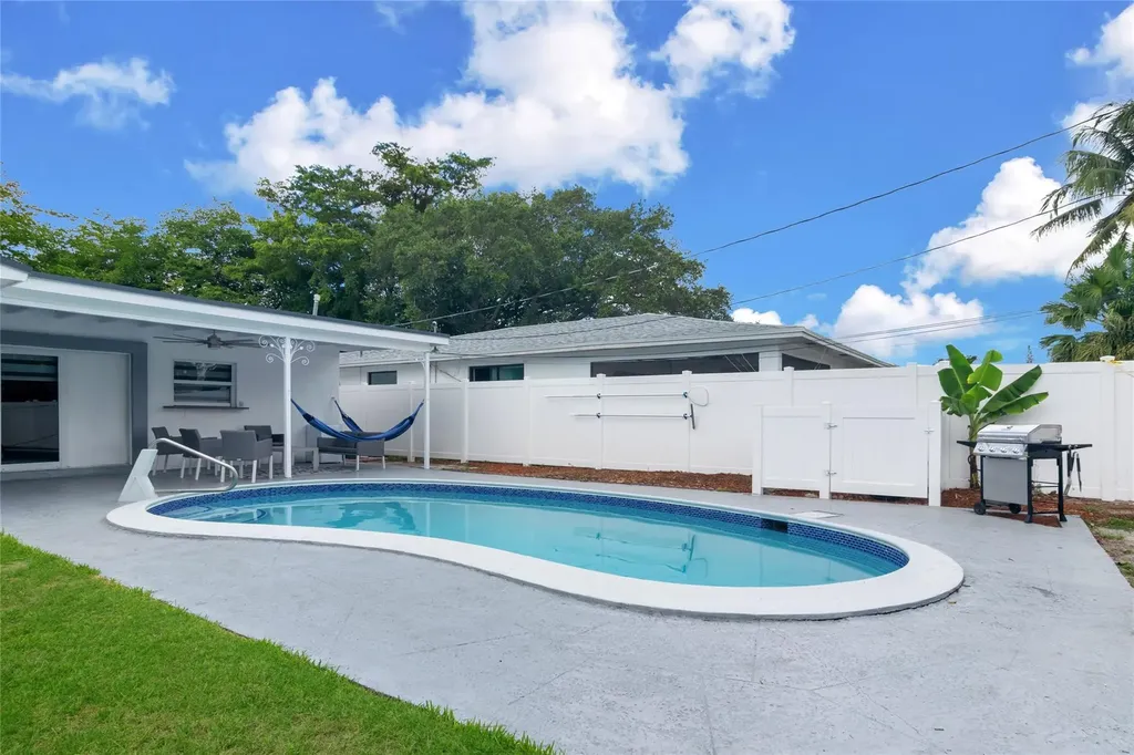 5311 Pierce Street Hollywood FL 33021