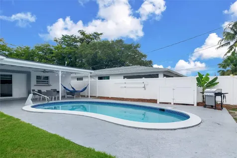 5311 Pierce Street Hollywood FL 33021