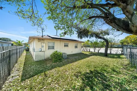 3095 NW 8th Street Fort Lauderdale FL 33311