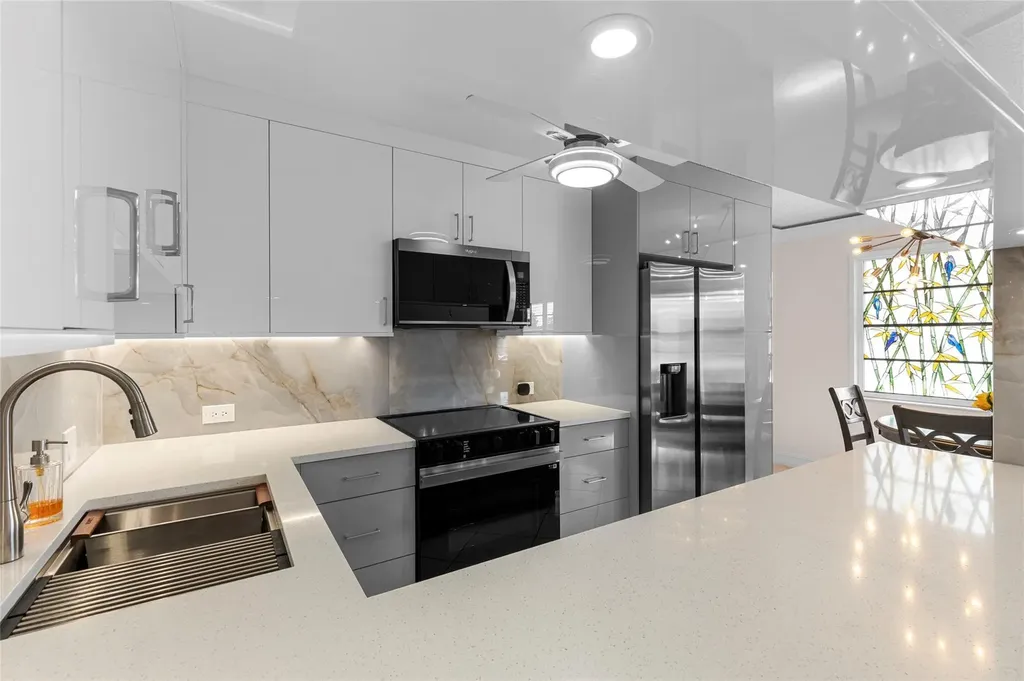 2122 Cambridge F Deerfield Beach FL 33442
