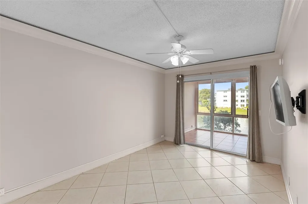 2122 Cambridge F Deerfield Beach FL 33442