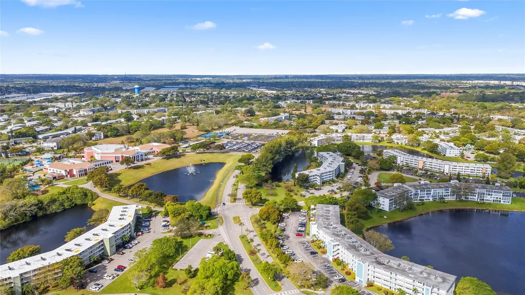 2122 Cambridge F Deerfield Beach FL 33442