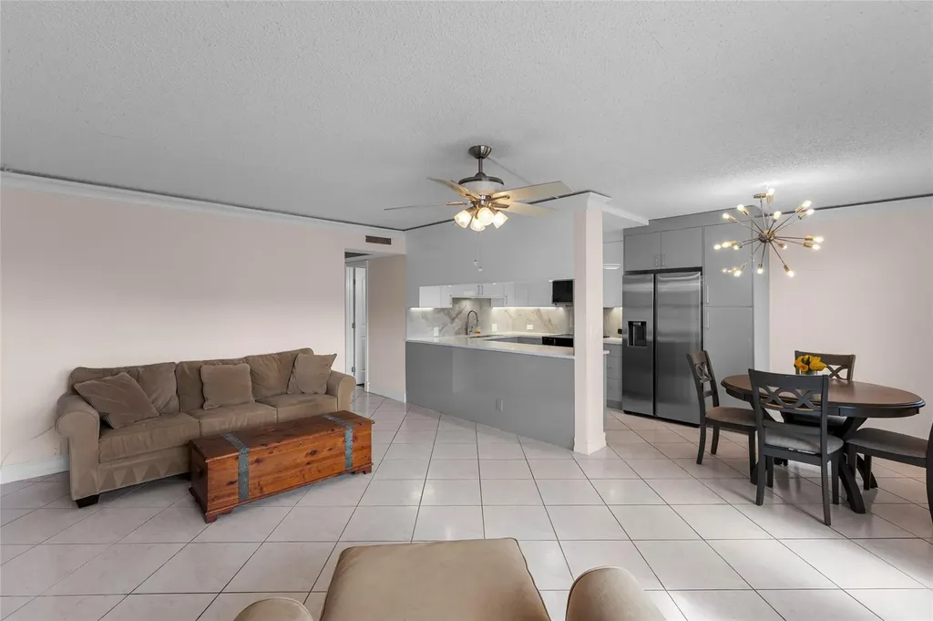 2122 Cambridge F Deerfield Beach FL 33442