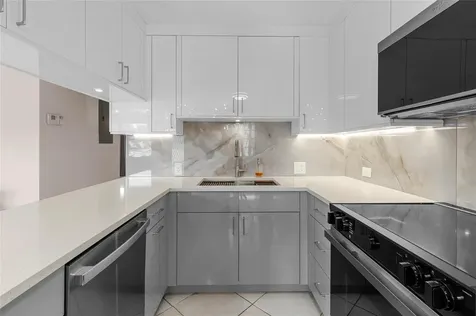 2122 Cambridge F Deerfield Beach FL 33442