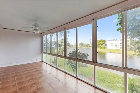 2122 Cambridge F Deerfield Beach FL 33442