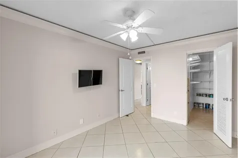 2122 Cambridge F Deerfield Beach FL 33442