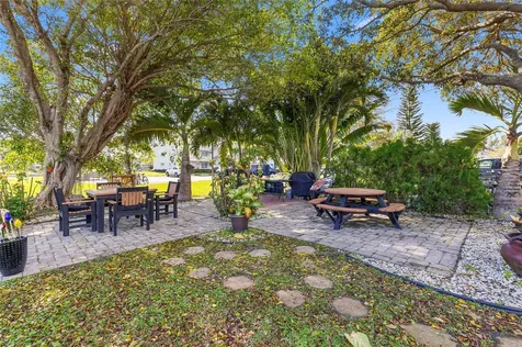 2122 Cambridge F Deerfield Beach FL 33442