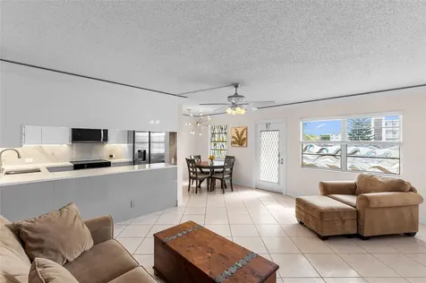 2122 Cambridge F Deerfield Beach FL 33442