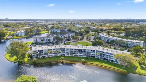 2122 Cambridge F Deerfield Beach FL 33442