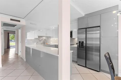 2122 Cambridge F Deerfield Beach FL 33442
