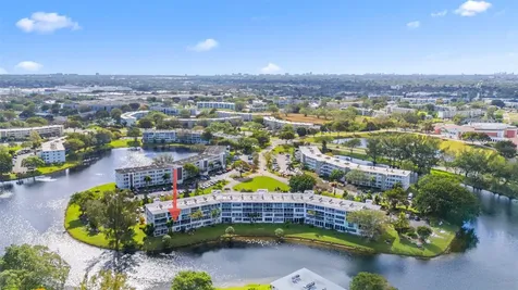 2122 Cambridge F Deerfield Beach FL 33442