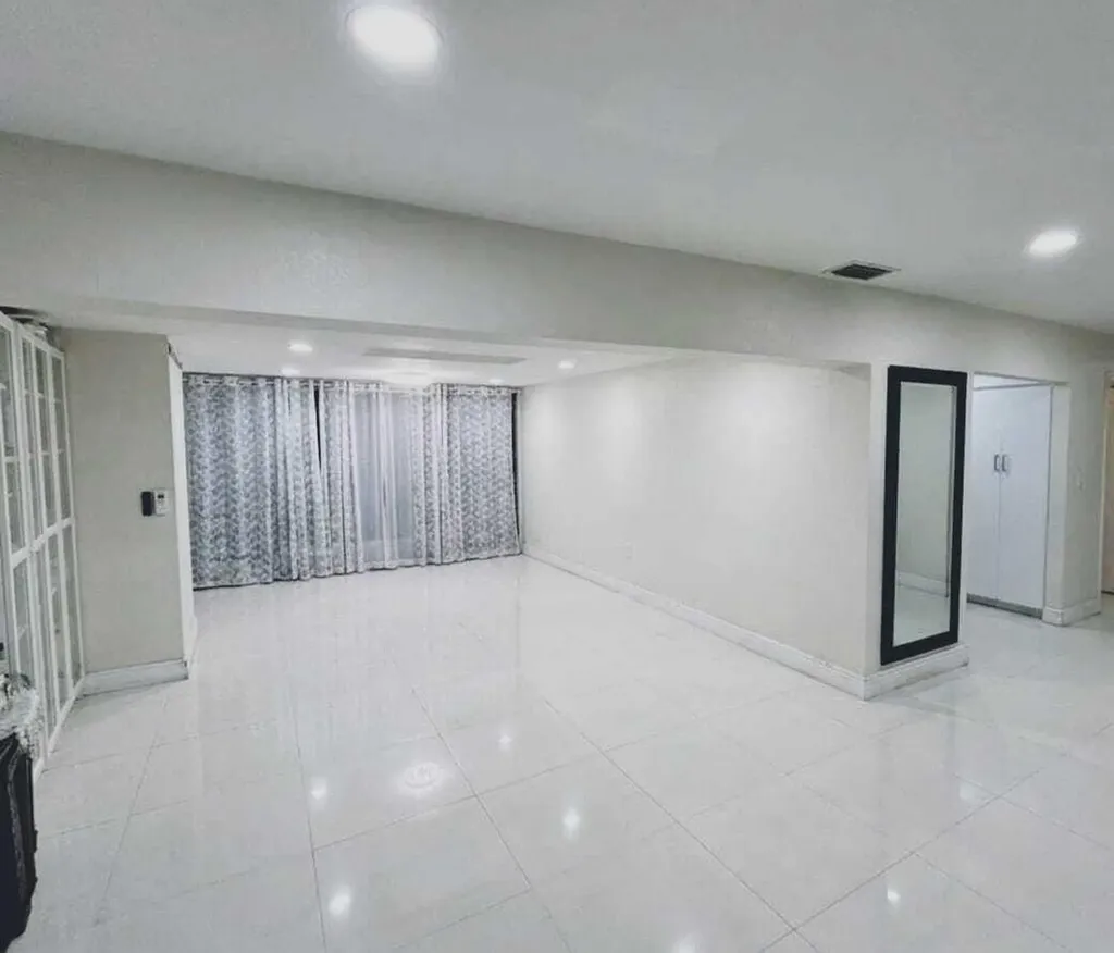 9711 NW 33rd Street Sunrise FL 33351