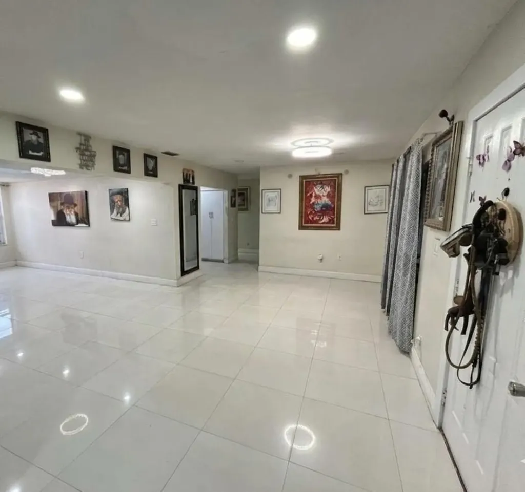 9711 NW 33rd Street Sunrise FL 33351