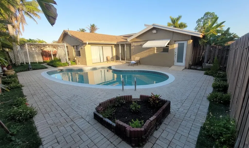 9711 NW 33rd Street Sunrise FL 33351