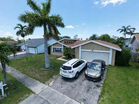 9711 NW 33rd Street Sunrise FL 33351