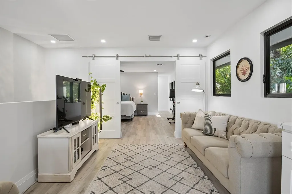 600 SW 8th Terrace Fort Lauderdale FL 33315
