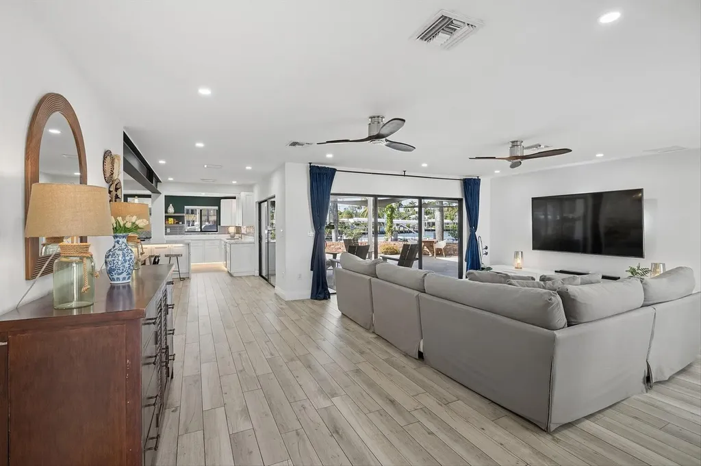 600 SW 8th Terrace Fort Lauderdale FL 33315