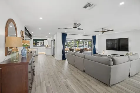 600 SW 8th Terrace Fort Lauderdale FL 33315